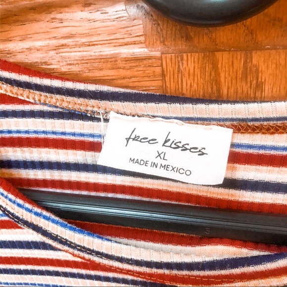 “tree kisses” striped ruffled t-shirt - Picture 3 of 3